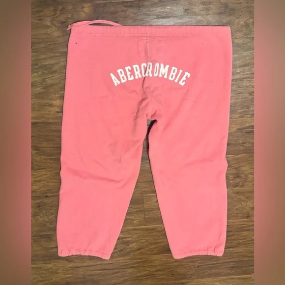 Abercrombie & Fitch Cropped Sweatpants Butt Spell Out Pink y2k 90s Size Medium - Picture 1 of 10